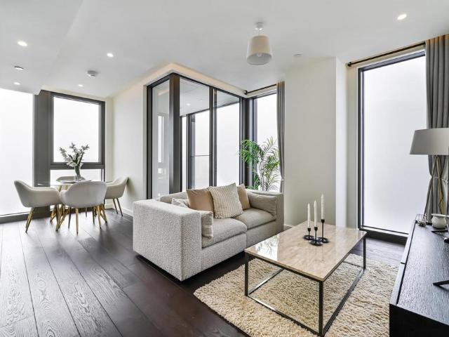 Flat for rent in Vauxhall, Greater London