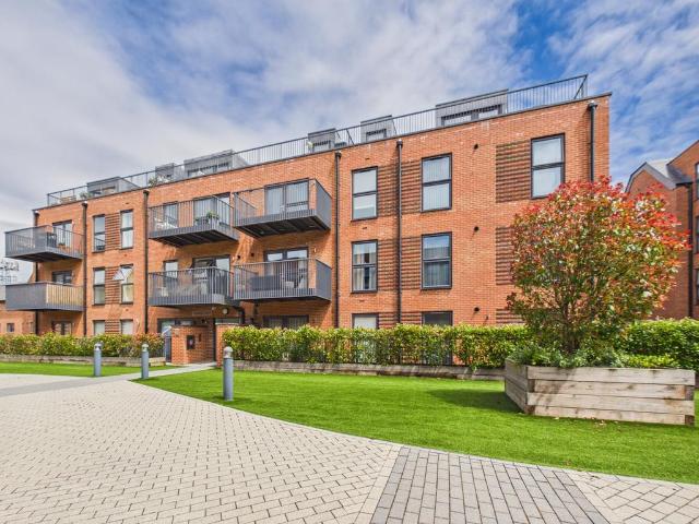 Flat for rent in Hart, Hampshire
