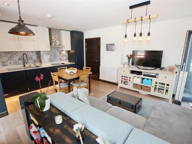 Apartment for rent in Monks Orchard, Kent