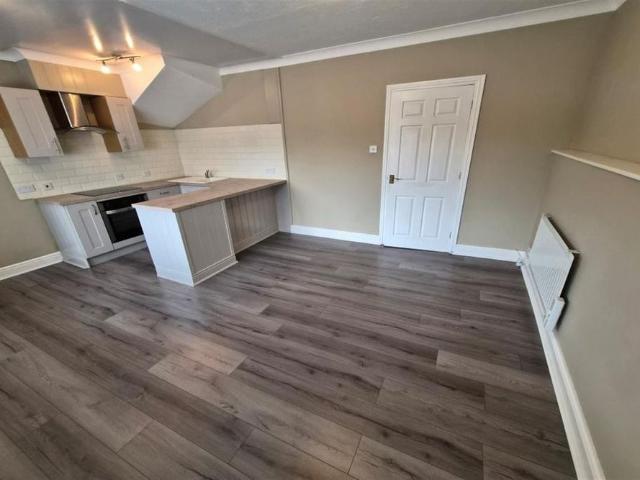 Apartment for rent in Farncombe, Waverley