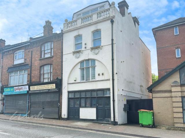 Flat for rent in Luton, Chatham