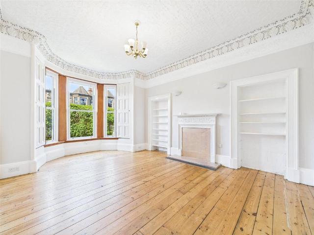 Flat for rent in Trinity, Scotland