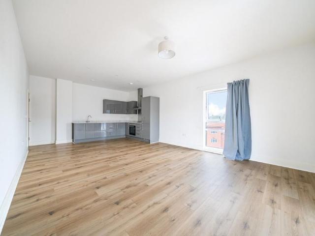 Apartment for rent in Enborne, West Berkshire