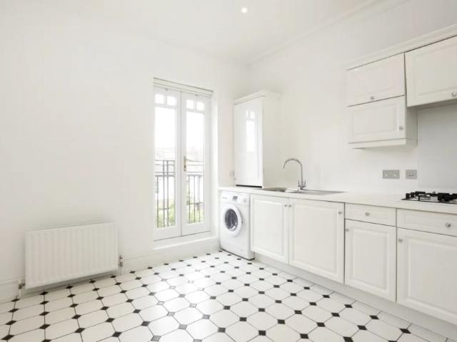 Apartment for rent in East Twickenham, Greater London