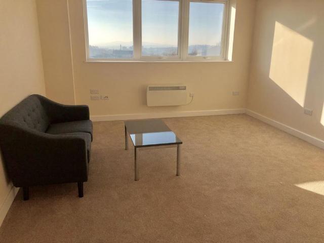Apartment for rent in Dixons Green, West Midlands