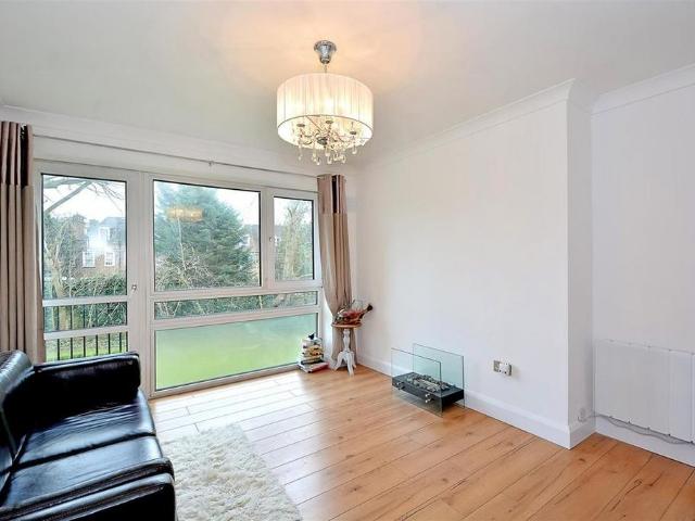 Apartment for rent in St. John's Wood, Greater London