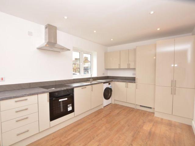 Flat for rent in Slough