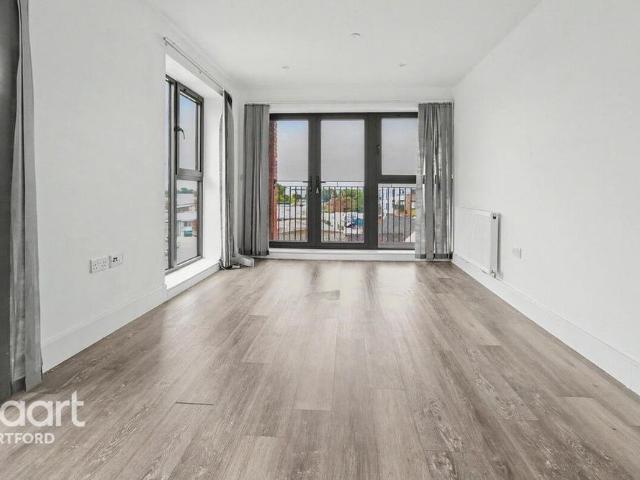 Apartment for rent in Monks Orchard, Kent