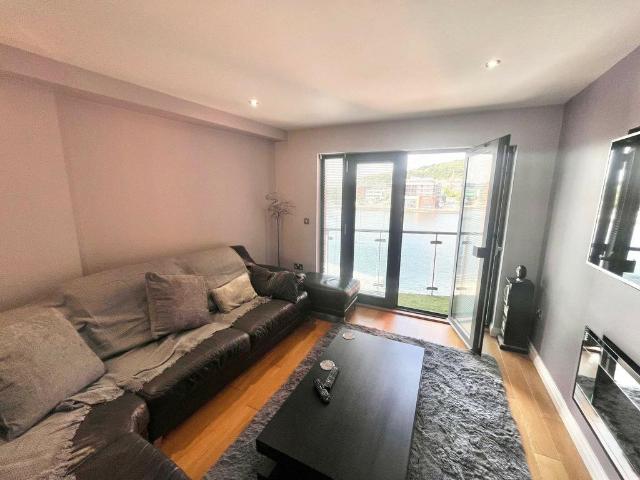 Flat for rent in SA1 Swansea Waterfront, Nangreaves