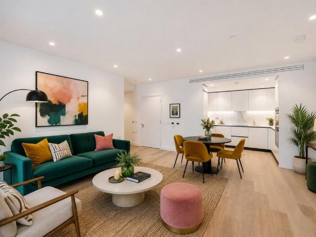 Apartment for rent in Sands End, Greater London