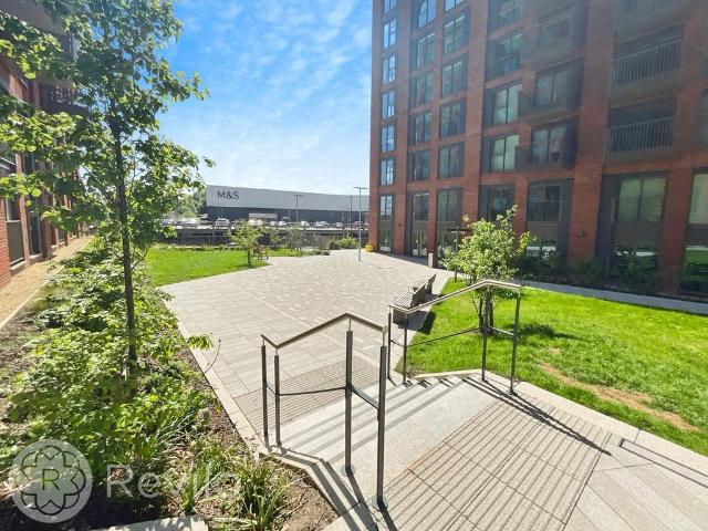 Flat for rent in Burnedge, Greater Manchester