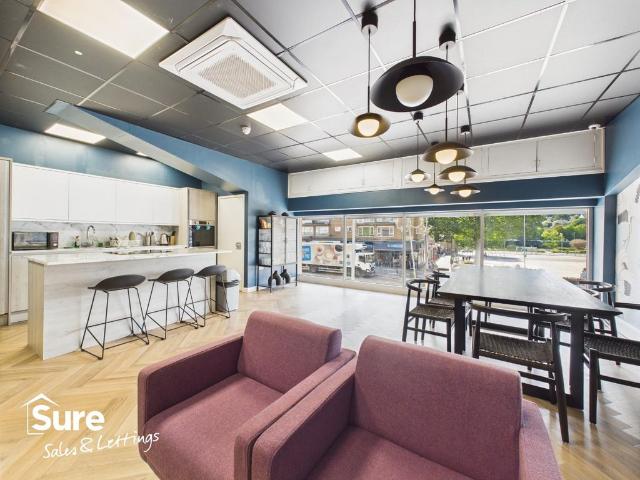 Flat for rent in The Image, Pouchen End