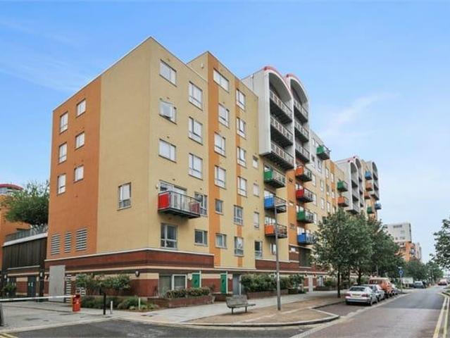 Flat for rent in East Greenwich, Greater London