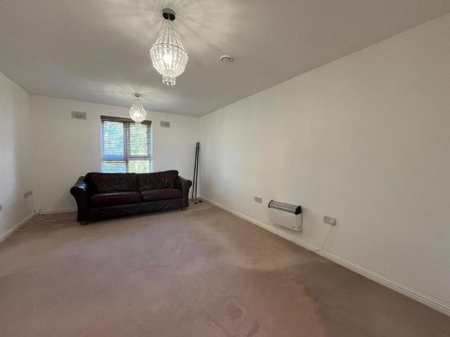 Apartment for rent in Churchward, Rodbourne