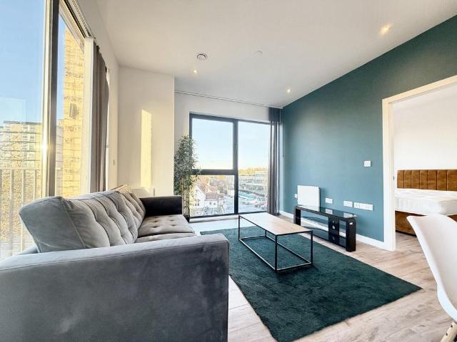 Flat for rent in London Borough of Hillingdon, Greater London