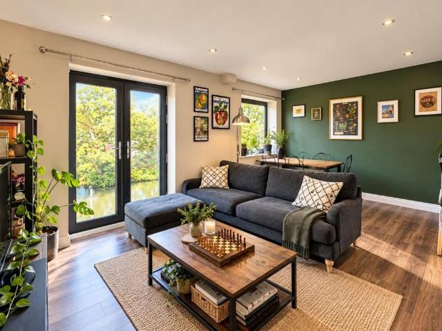 Apartment for rent in Holloway Hill, Waverley