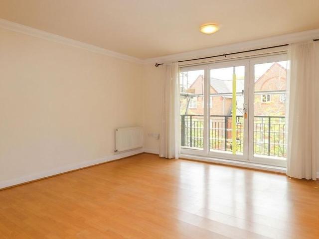 Apartment for rent in Batchworth