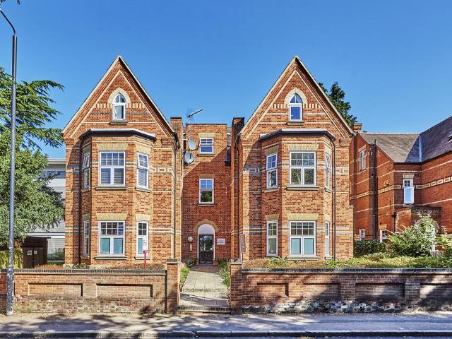 Flat for rent in St Albans, Five Acres