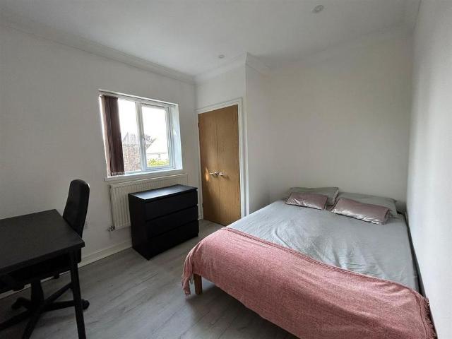 Apartment for rent in Plasnewydd, Falcon Lodge