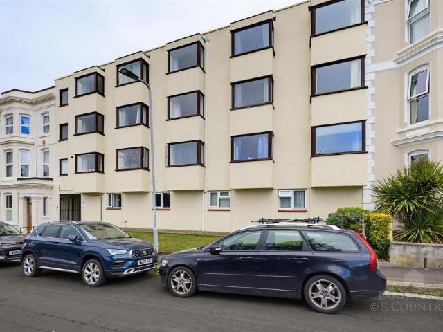 Flat for rent in Mount Wise