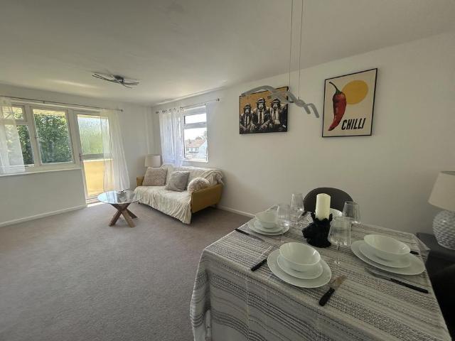 Apartment for rent in Risinghurst and Sandhills, The Slade