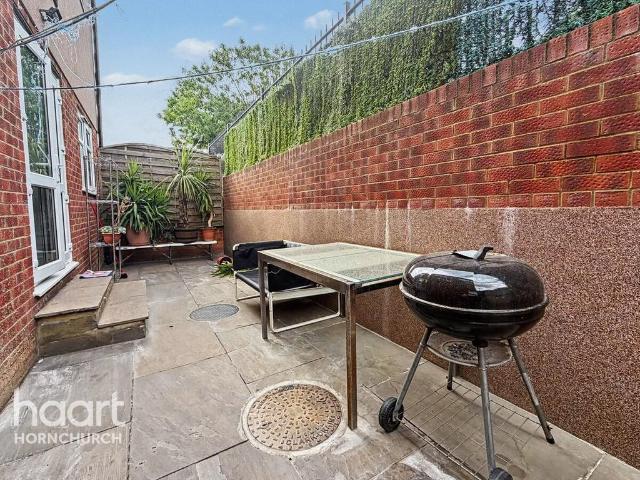 Flat for rent in Hornchurch, Greater London