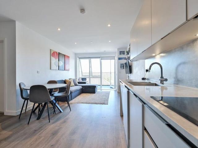 Apartment for rent in Watford Rural, Batchworth