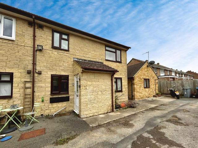 Flat for rent in Black Bourton, Oxfordshire