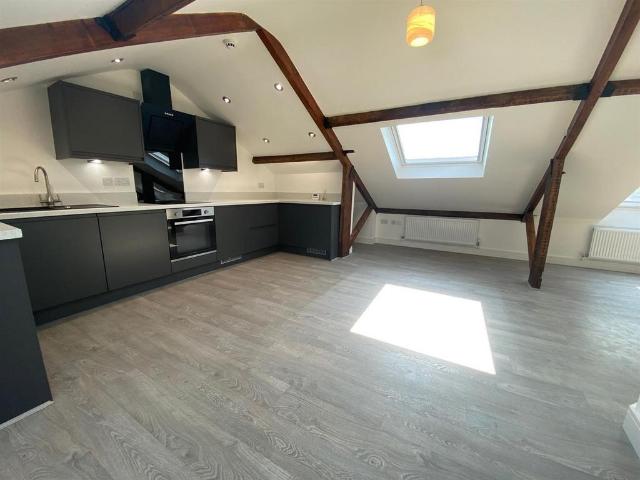Flat for rent in Lower Hopton, Mirfield
