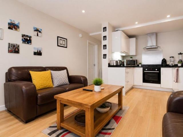 Apartment for rent in Holywell, The Slade
