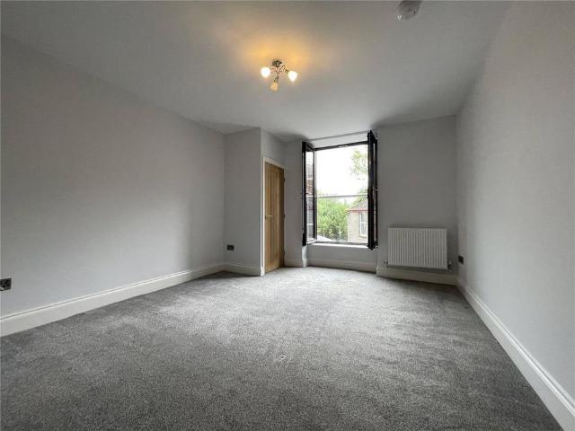 Apartment for rent in Trofarth, Wales