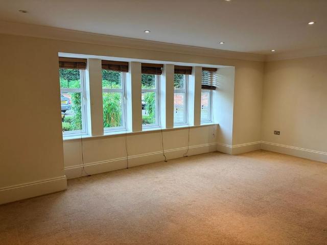 Apartment for rent in Whitehouse Common, Birmingham