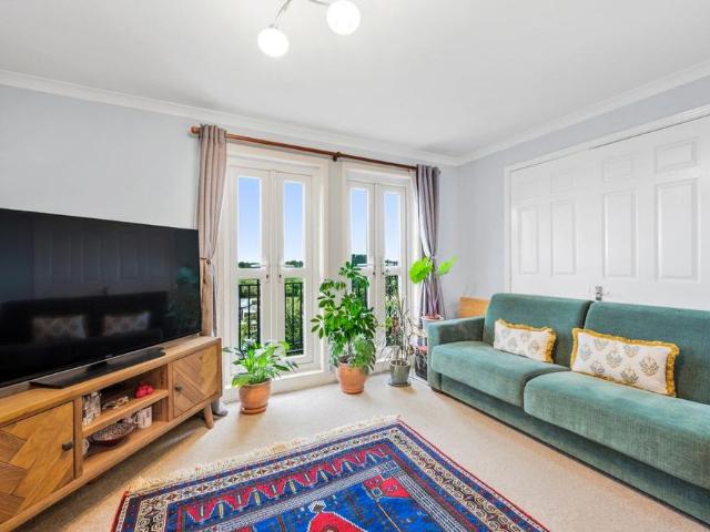 Apartment for rent in Surbiton, Greater London
