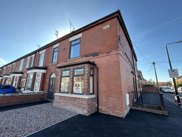 Flat for rent in Sale Moor, Trafford Park