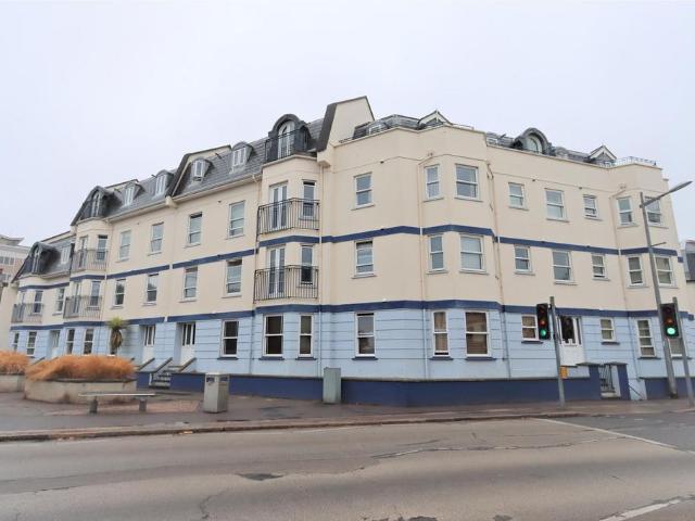 Flat for rent in St Helier, Greater London