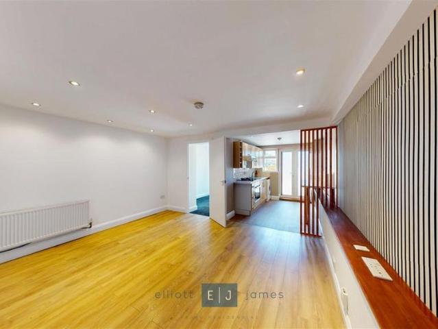 Apartment for rent in South Woodford, Greater London