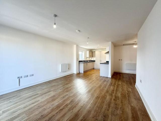 Apartment for rent in Kilnwood Vale, Horsham