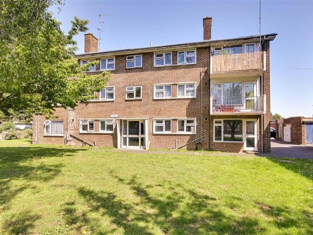 Flat for rent in Fishersgate, West Sussex