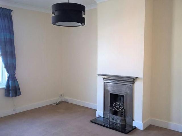 Apartment for rent in Blackhills, Surrey