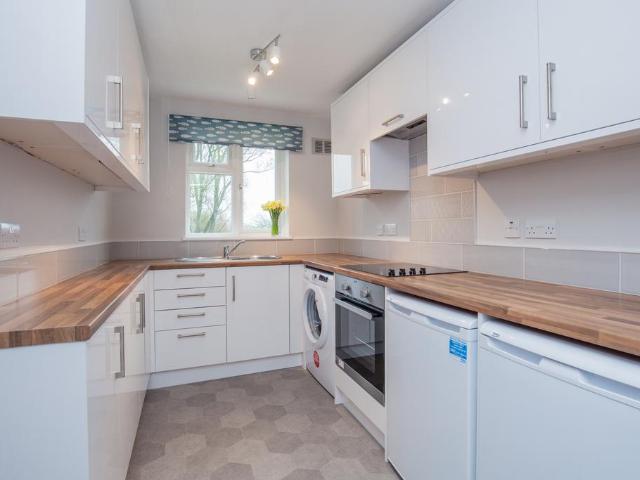 Flat for rent in Sunnymead, The Slade