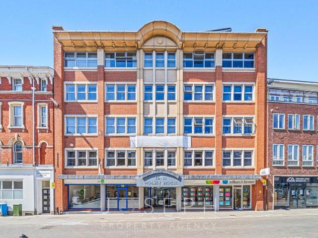 Flat for rent in Key Street, Suffolk
