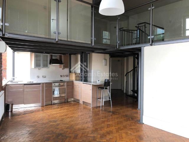 Flat for rent in Eightlands, Dewsbury