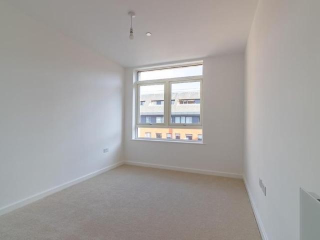 Apartment for rent in St Albans, Five Acres