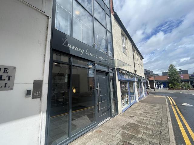 Flat for rent in Baswich, Staffordshire