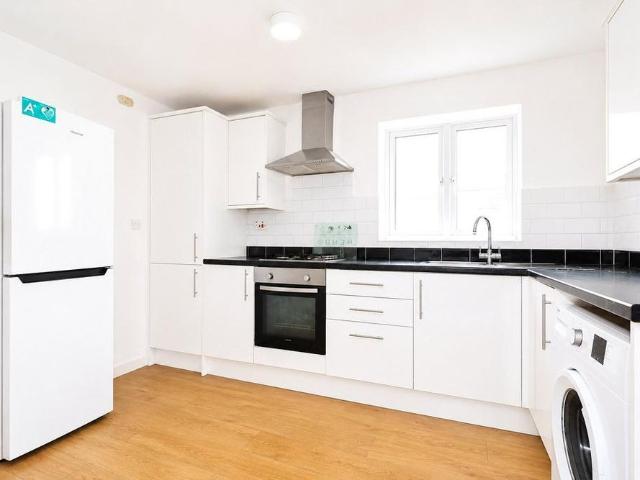 Apartment for rent in Horsell, Woking