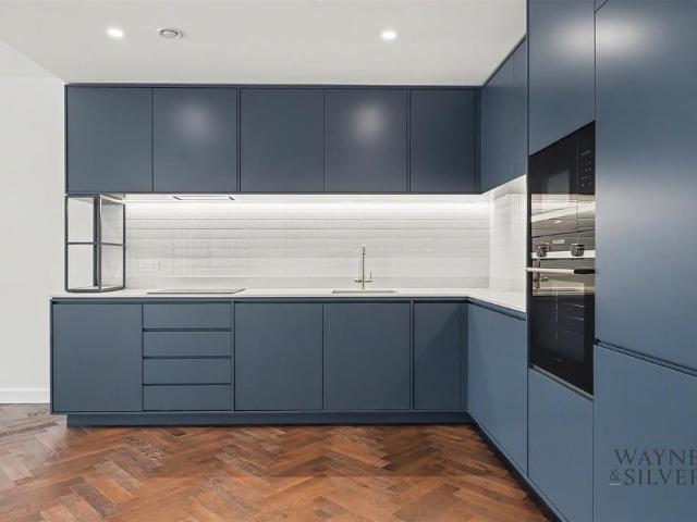 Flat for rent in Brent Cross, Isle Of Man