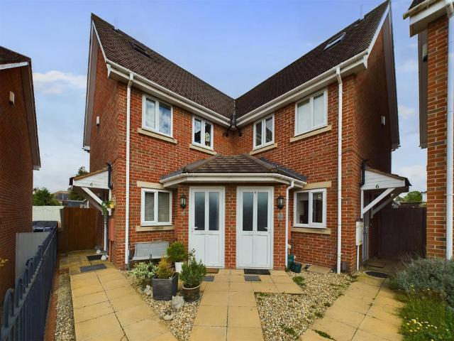Flat for rent in Churchdown, Tewkesbury