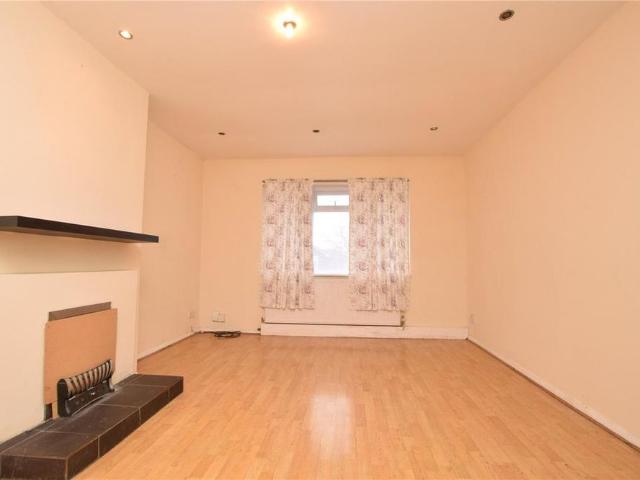 Apartment for rent in Marks Gate, Greater London
