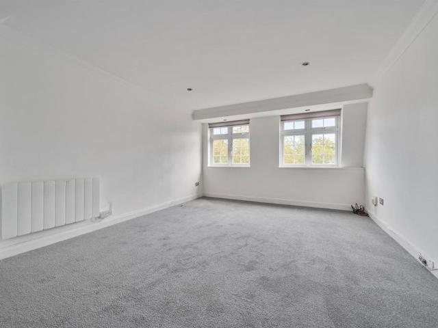 Apartment for rent in London Borough of Enfield, Greater London