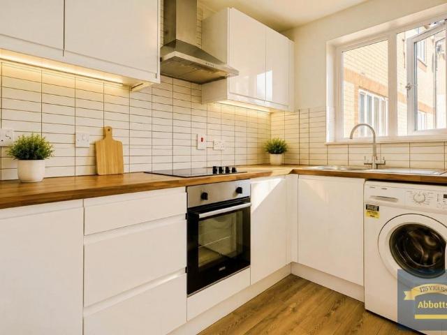 Flat for rent in Hythe, Fordham Heath